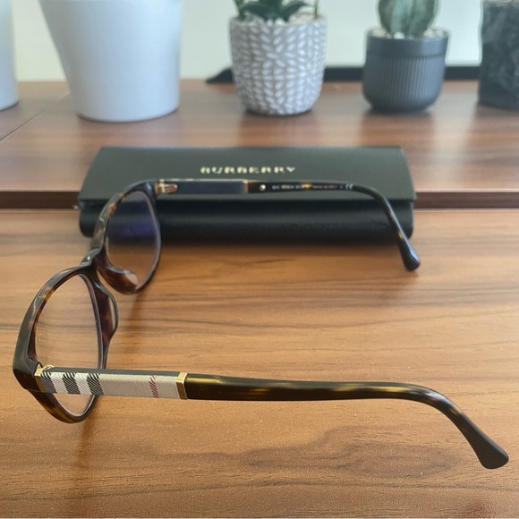 Authentic Burberry Spectacles with case 🤎Made in Italy 🫰 - Picture 4 of 9